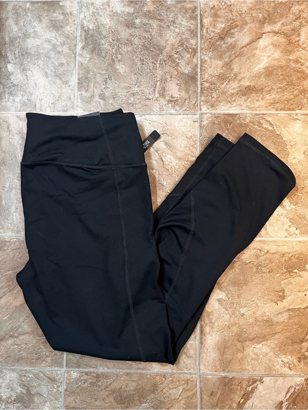 Black High-Waist Athletic Leggings - Picture 3 of 3